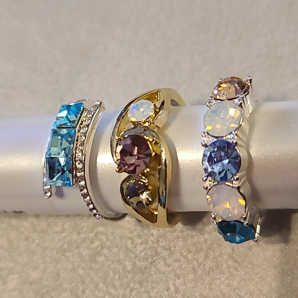 4 RING BUNDLE OF FASHION RINGS ALL SIZE 7 - Picture 3 of 16